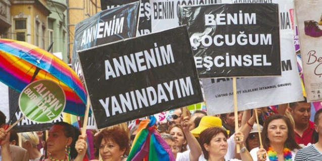 Yardım arayan anneye LGBT tuzağı - Gündem - Dudullu Haber