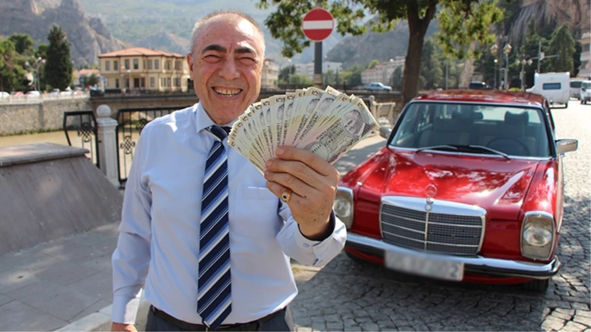 1976 model klasik otomobilini sıra dışı bir yöntemle satışa çıkardı Hem araba hem de para verecek - Ekonomi - Dudullu Haber