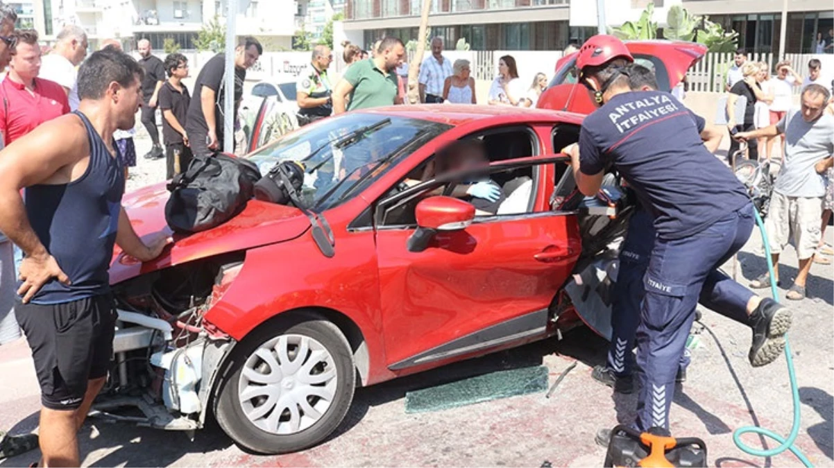 Antalyasporlu Naldonun trafik kazası geçiren 4 yaşındaki oğlunun 2 kez kalbi durdu İşte son durumu - Spor - Dudullu Haber