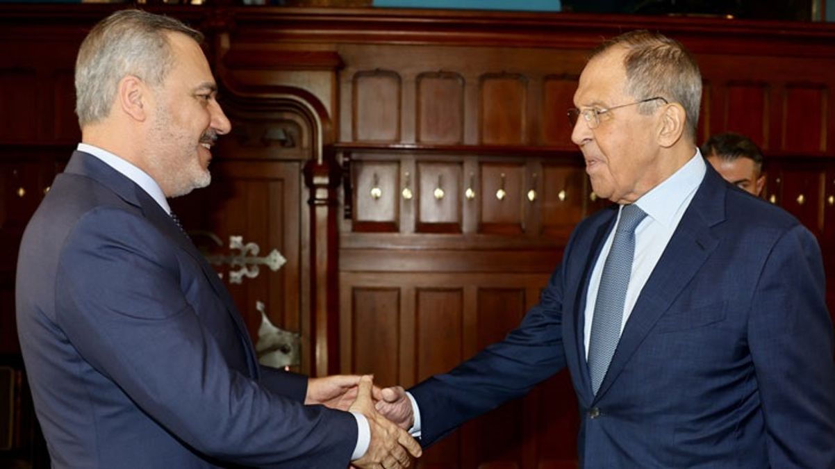 Bakan Fidan ve Rus mevkidaşı Lavrovdan ortak basın toplantısı Tahıl anlaşmasının yeniden hayata geçmesi için görüşmeler yapılıyor - Ekonomi - Dudullu Haber