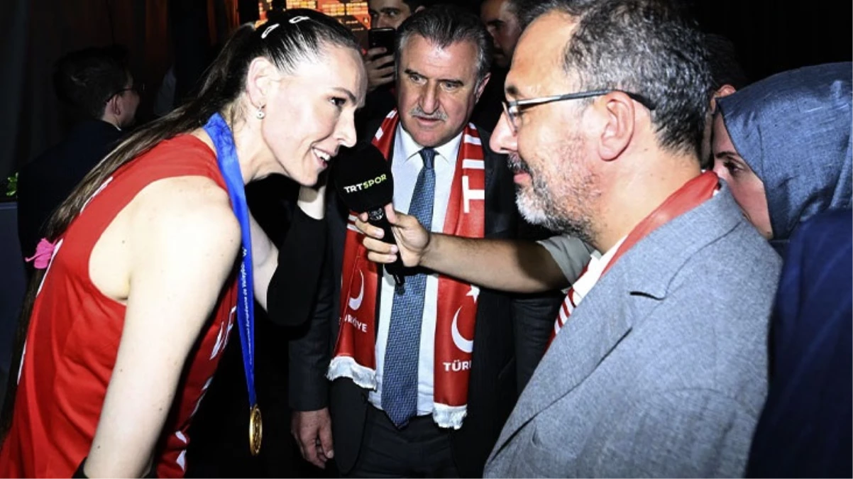 Cumhurbaşkanı Erdoğan Avrupa şampiyonluğu sonrası kaptan Eda Erdem ile konuştu Çok çekişmeli bir maç oldu - Spor - Dudullu Haber
