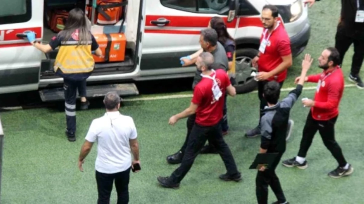 Maç oynanırken fenalaşan Giresunsporun hocası Mustafa Kaplana ilk müdahale ambulansta yapıldı İşte sağlık durumu - Spor - Dudullu Haber