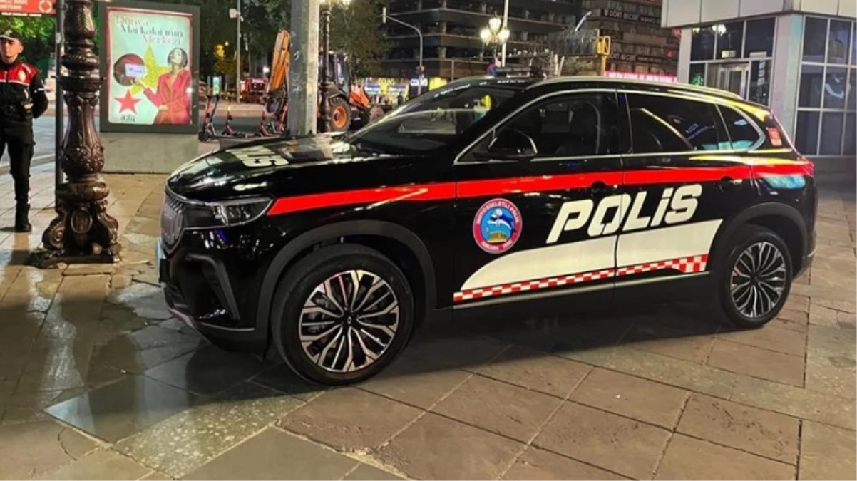 Polis aracı olarak kullanılan TOGG Kızılay Meydanında görevde - Ekonomi - Dudullu Haber