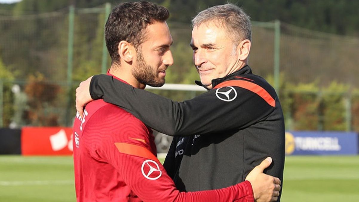 Yerli hoca istiyoruz dediler mi Hakan Çalhanoğlundan çok konuşulacak sözler - Spor - Dudullu Haber