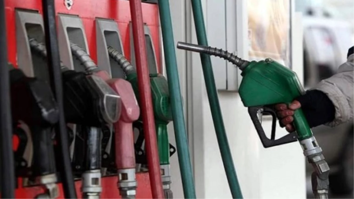Benzine büyük indirim Fiyat 34 lira seviyesine geriledi - Ekonomi - Dudullu Haber