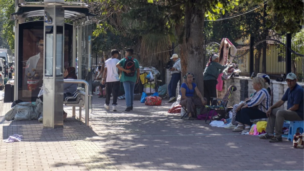 Nerede bu zabıtalar Kaldırımı kendi malları gibi 17 bin 500 liraya kiraya veriyorlar - Ekonomi - Dudullu Haber
