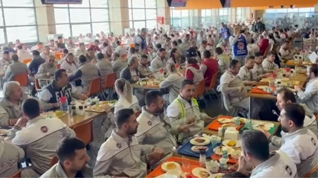 1703055947796Tofas-iscilerinden-yuzde-35lik-zamma-tepki-Yemekhanede-catal-bicaklari-masayajpg - Dudullu Haber