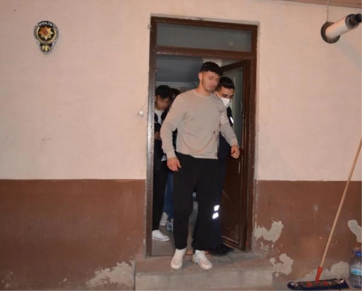 Aksarayda-Sokakta-Tartisma-Genc-Bicaklandijpg - Dudullu Haber