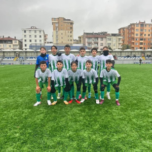 Dudulluspor U 13 takımımız U 14 liginde zirveyi zorlamaya devam ediyor. Soğanlık 1 Ferahspor 2 Ahmet Aras ⚽, Ömer ⚽1