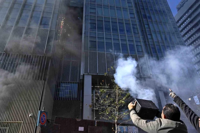 Lübnan'da Mevduat Sahipleri Merkez Bankası'na Karşı Protesto Düzenledi