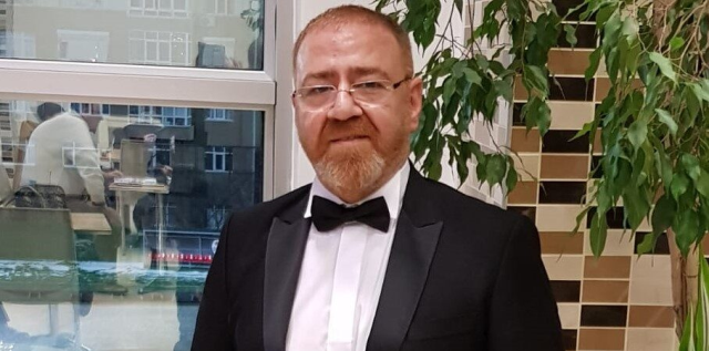 Bir dönem pavyonda çalışan Mustafa Ertürk'ten İnci Taneleri yorumu: 13 yaşındaki çocuğa peşkeş çekiliyordu