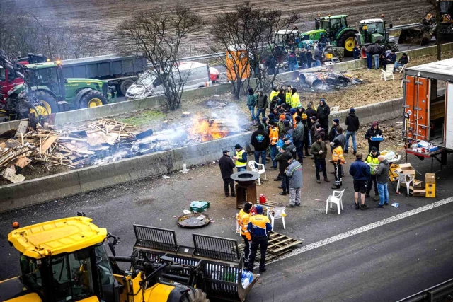 Avrupa'da Çiftçiler Tarım Politikalarını Protesto Ediyor