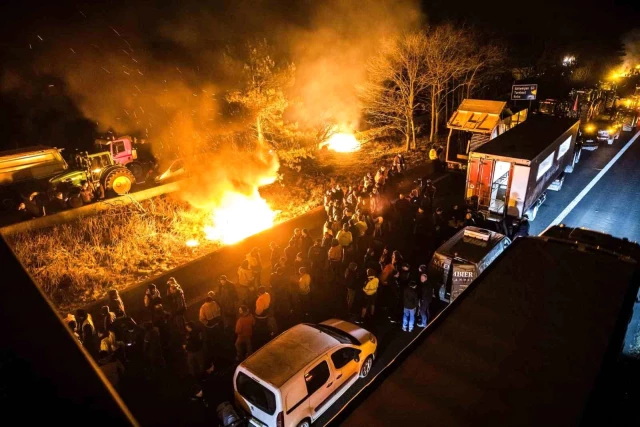 Avrupa'da Çiftçiler Tarım Politikalarını Protesto Ediyor