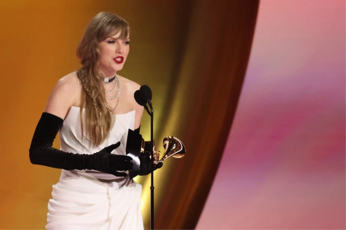 170712180643766-Grammy-Odulleri-sahiplerini-buldu-Taylor-Swift-Yilin-Albumu-Odulunujpg - Dudullu Haber