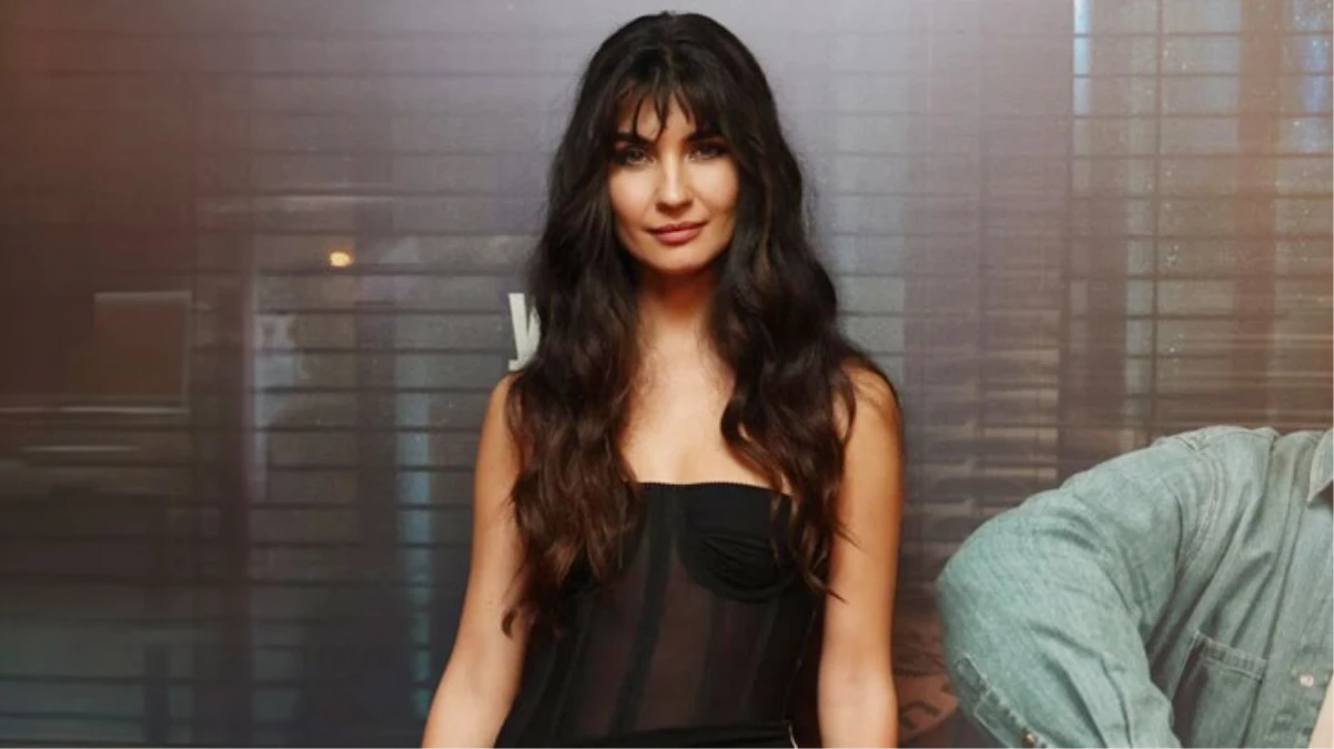 170781048590Tuba-Buyukustun-basrol-oldugu-dizinin-galasinda-sikligiyla-goz-kamastirdijpg - Dudullu Haber