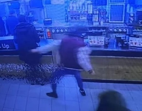 Restoranda nişanlısına laf atan kişiler tarafından öldürülen müzisyen son yolculuğuna uğurlandı