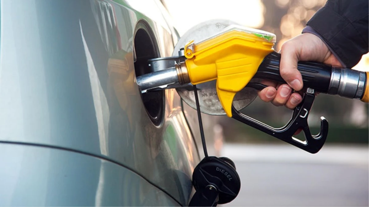 Araç sahipleri dikkat Motorine gece yarısı 2 lira 55 kuruş zam geldi - Ekonomi - Dudullu Haber