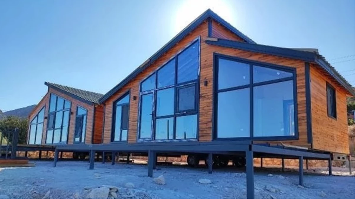 İzmir Karaburunda Aras Bulut İynemli Erkan Kolçak Köstendil ve Necip Memiliye ait tiny houselar kaldırıldı - Magazin - Dudullu Haber