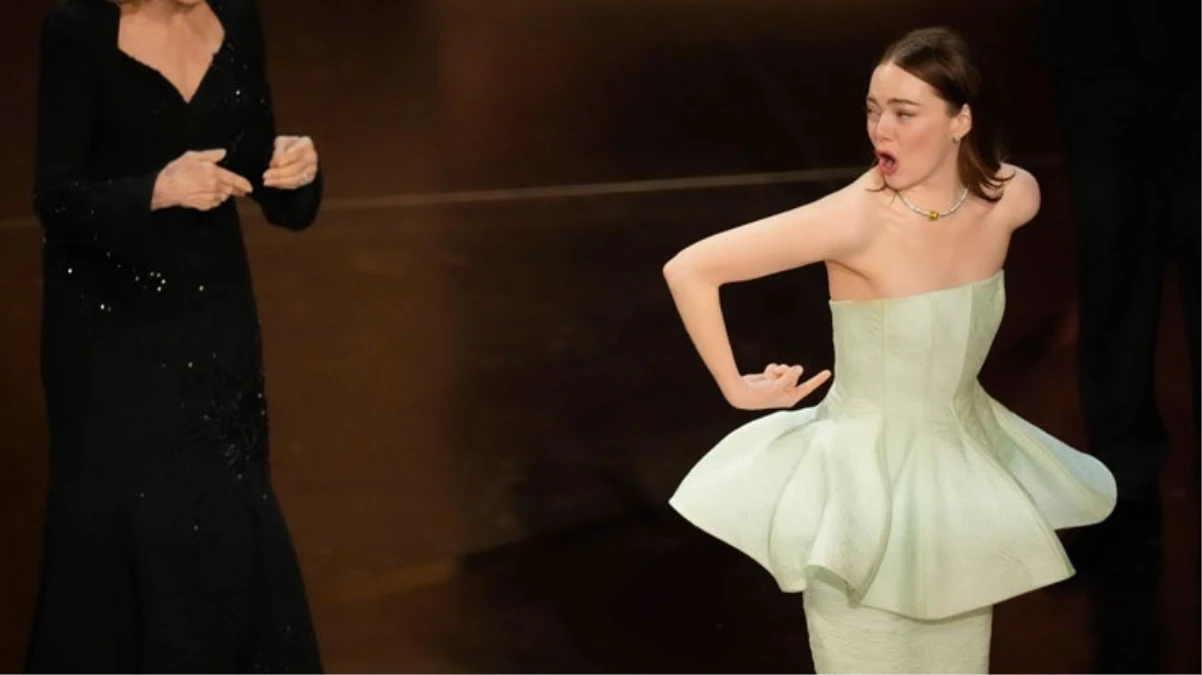1710136783272Oscarda-En-Iyi-Kadin-Odulu-Emma-Stonea-gitti-Sahneye-ciktigijpg - Dudullu Haber