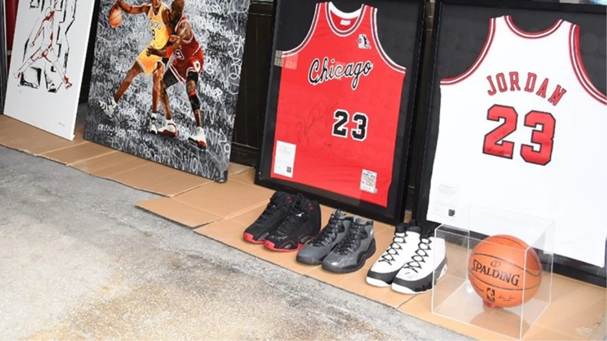 1714148265652Ticaret-Bakanliginin-5-milyon-liraya-satisa-cikardigi-Michael-Jordan-imzalijpg - Dudullu Haber