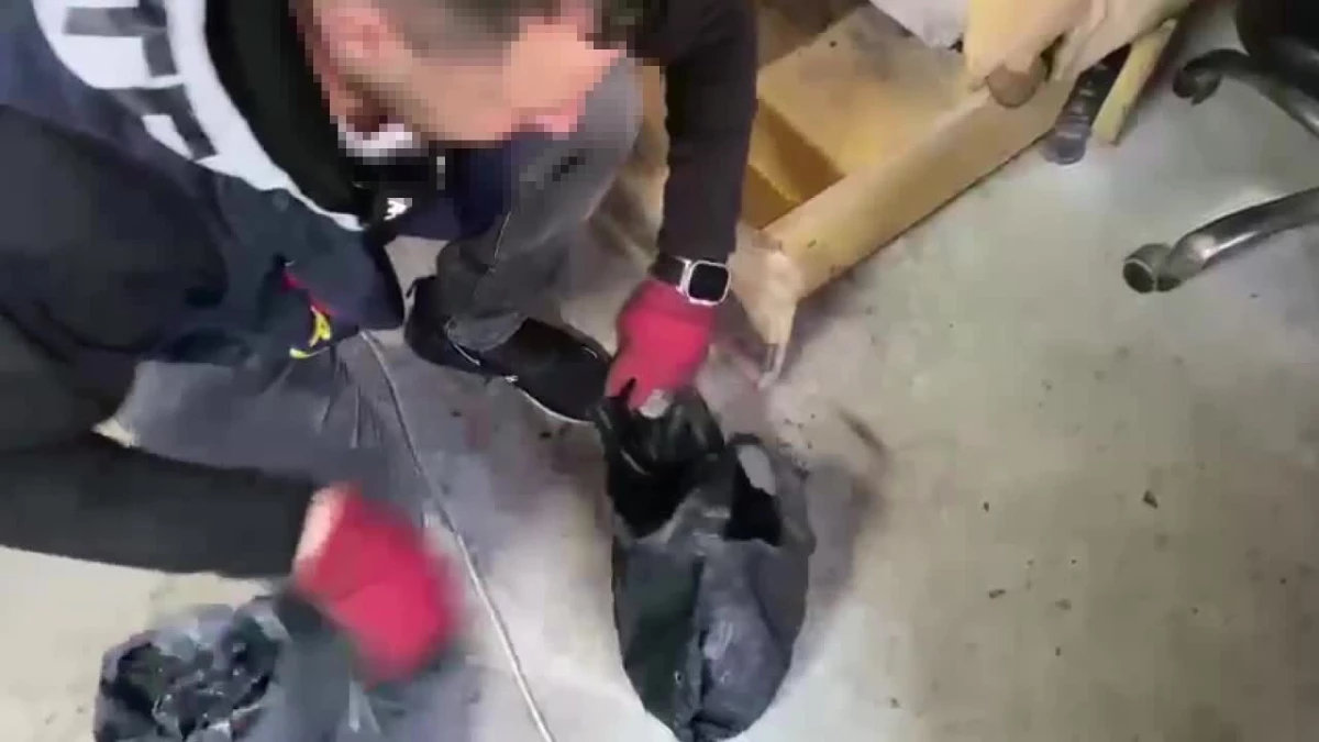 Istanbul-Umraniyede-Kacak-Silah-Ticareti-Operasyonujpg - Dudullu Haber