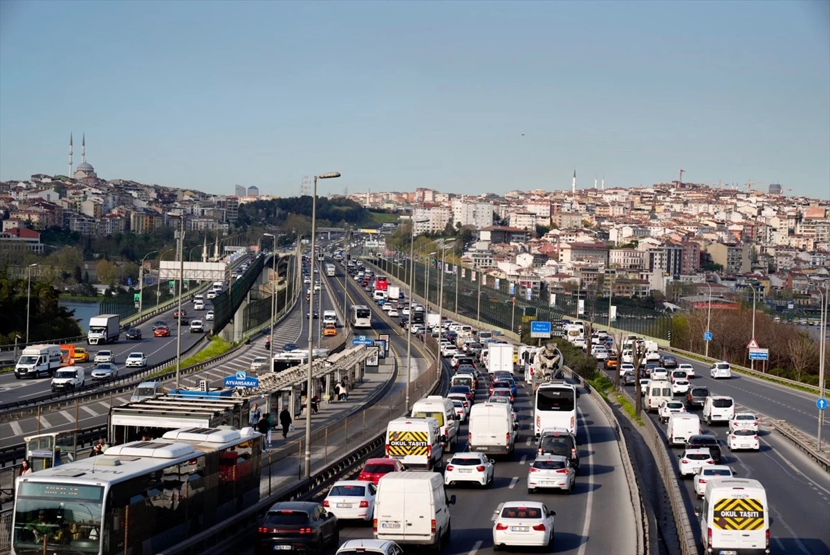 Istanbulda-Ramazan-Bayrami-oncesinde-trafik-yogunlugujpg - Dudullu Haber