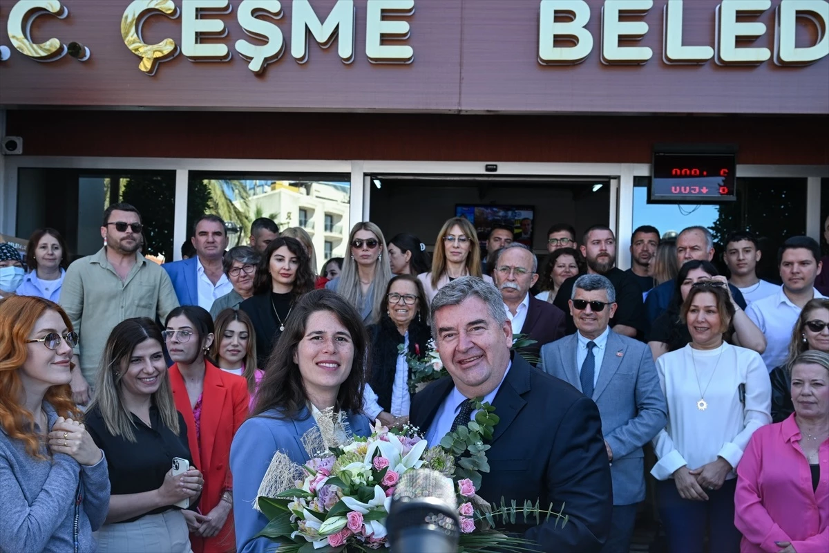 CHPden Çeşme Belediye Başkanı seçilen Lal Denizli göreve başladı - Magazin - Dudullu Haber
