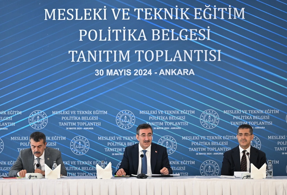 Cumhurbaskani-Yardimcisi-Yilmaz-Hem-yasli-hem-yoksulsaniz-bu-tam-birjpg - Dudullu Haber