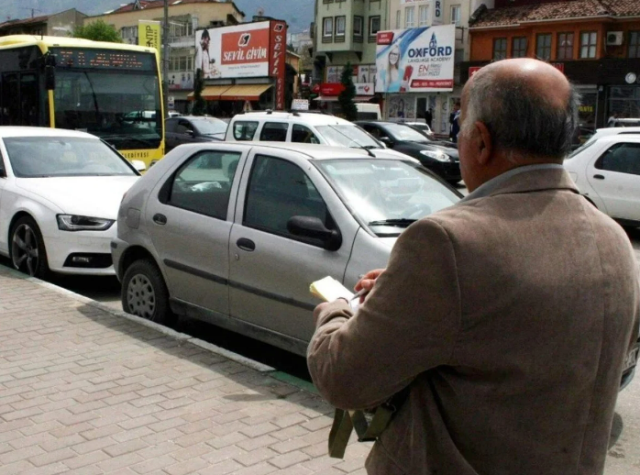 Fahri trafik müfettişliği yapan Metin Akpınar ve Erman Toroğlu yaş sınırına takıldı