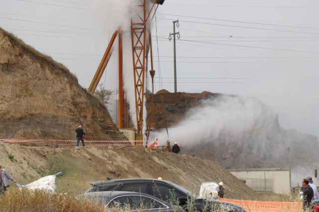Jeotermal tesis sondajında 9 gündür peş peşe patlama