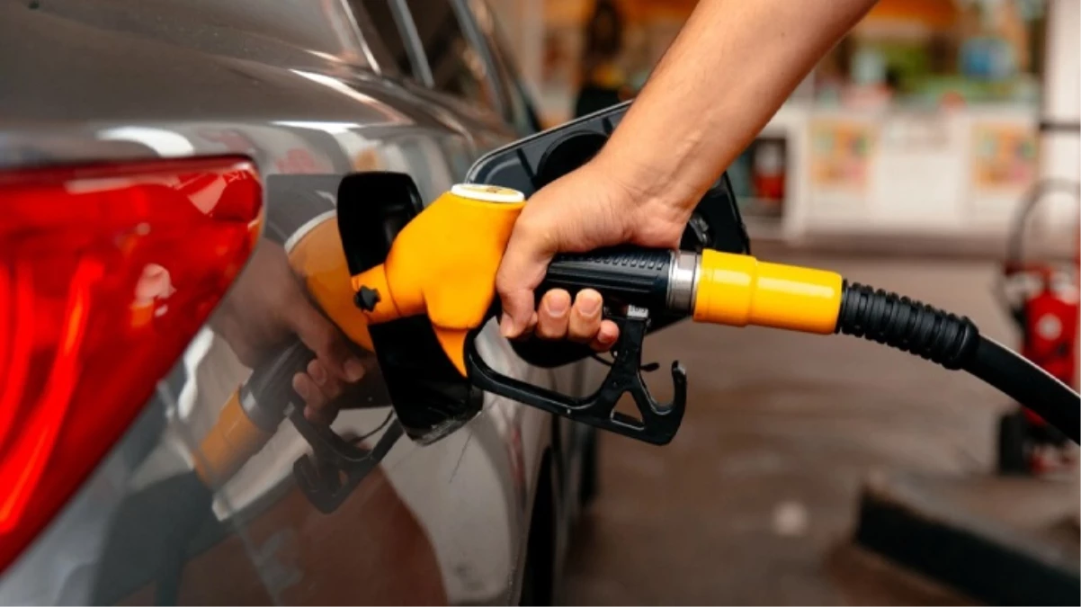 Araç sahiplerine güzel haber Benzine 1 lira 80 kuruş motorine ise 1 lira 20 kuruş indirim geliyor - Ekonomi - Dudullu Haber