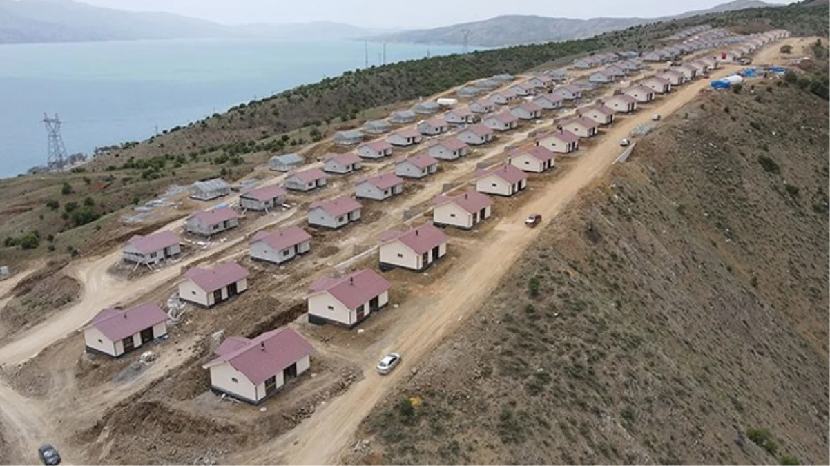 Fahiş fiyatlar tepki çekmişti Elazığda deprem köy konutları için yapılan iki ihale iptal edildi - Ekonomi - Dudullu Haber