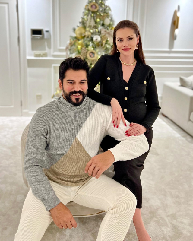 Fahriye Evcen 38. yaşını kutladı, herkesin gözü pastaya takıldı