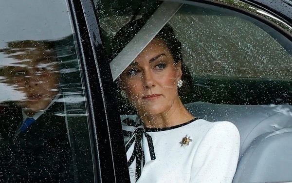 Kanserle mücadele eden Kate Middleton, aylar sonra halkın karşısına çıktı