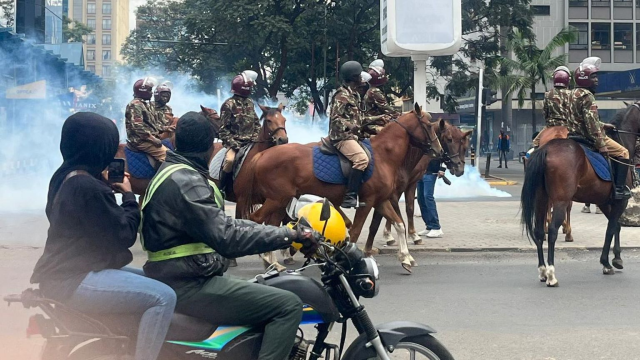 Kenya'da vergi isyanı! Sokağa dökülen göstericiler ile polis arasında şiddetli çatışmalar yaşanıyor