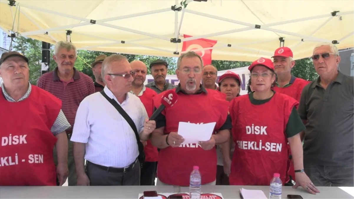 Emekliler-Bilecikte-eylem-yapti-Uc-kurusluk-zamlari-kabul-etmiyoruzjpg - Dudullu Haber
