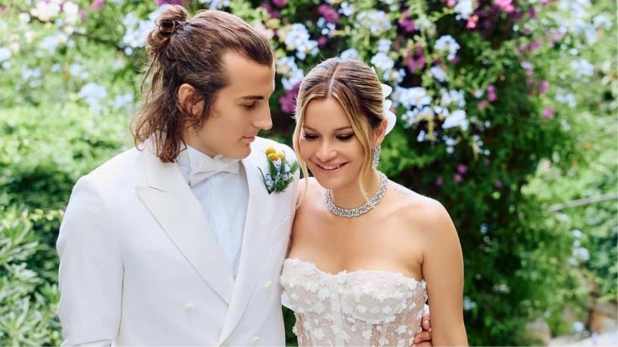 1 ay önce evlenen futbolcu Çağlar Söyüncü baba oluyor - Magazin - Dudullu Haber