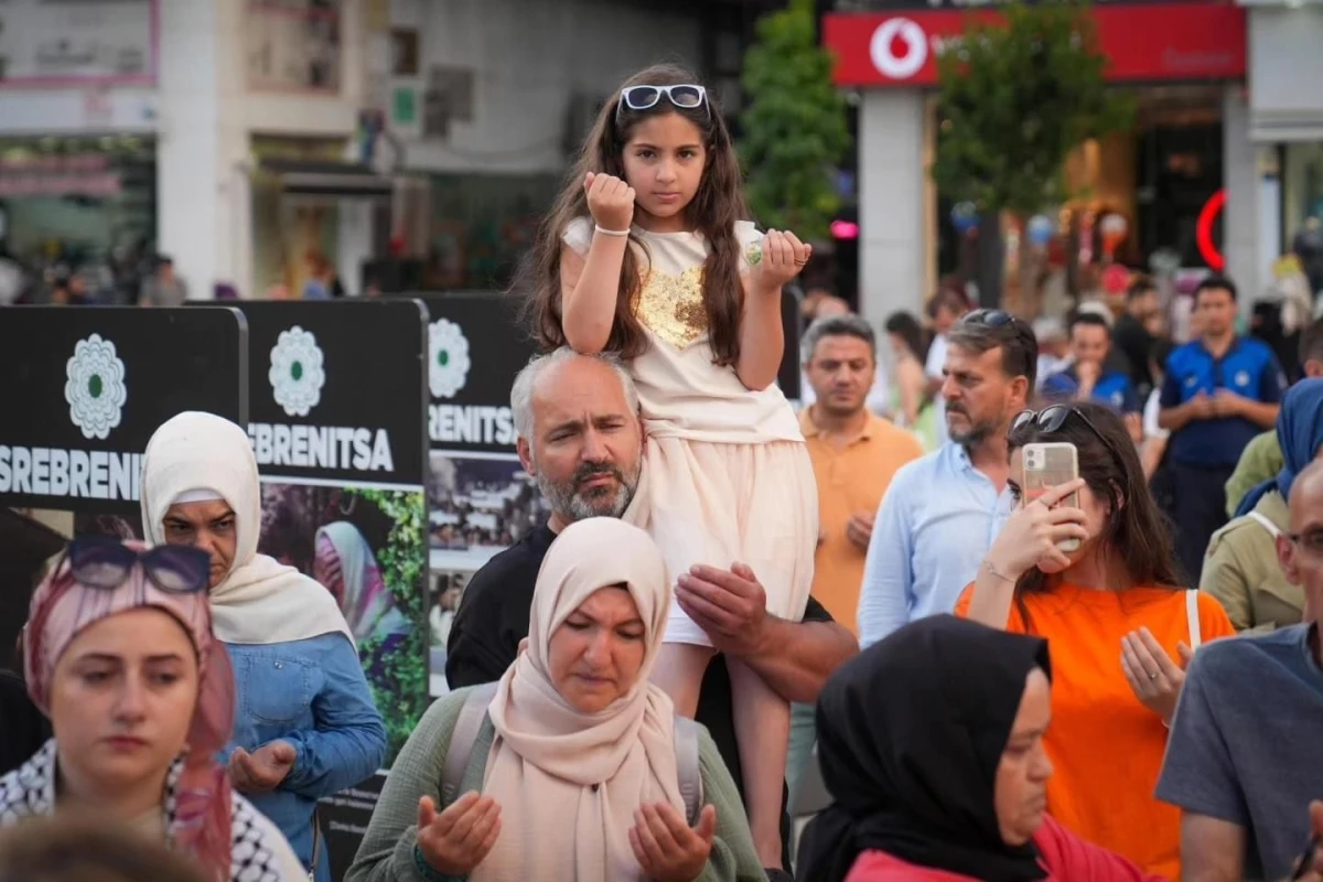 Ümraniye Belediyesi Srebrenitsa Soykırımını ve Gazzedeki soykırımı anma programı düzenledi - Ümraniye Haberleri - Dudullu Haber