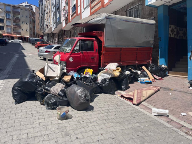Kötü kokuyu ceset sandılar! İhbar edilen daire çöp ev çıktı