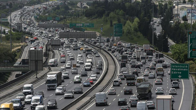 Akaryakıt fiyatlarında değişiklik! Benzine indirim geldi