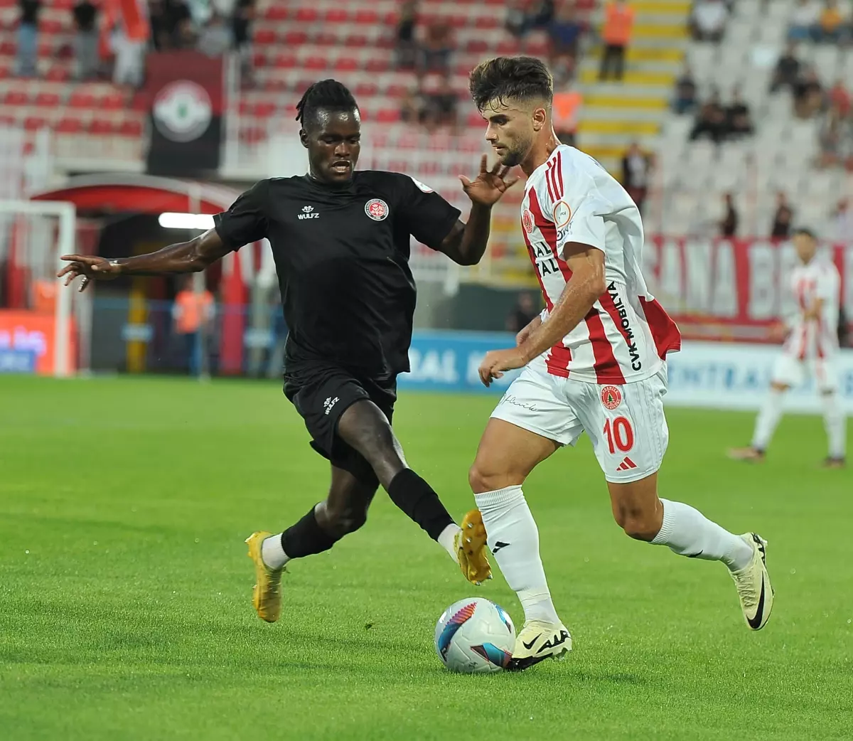 Ümraniyespor Fatih Karagümrük ile 2-2 berabere kaldı