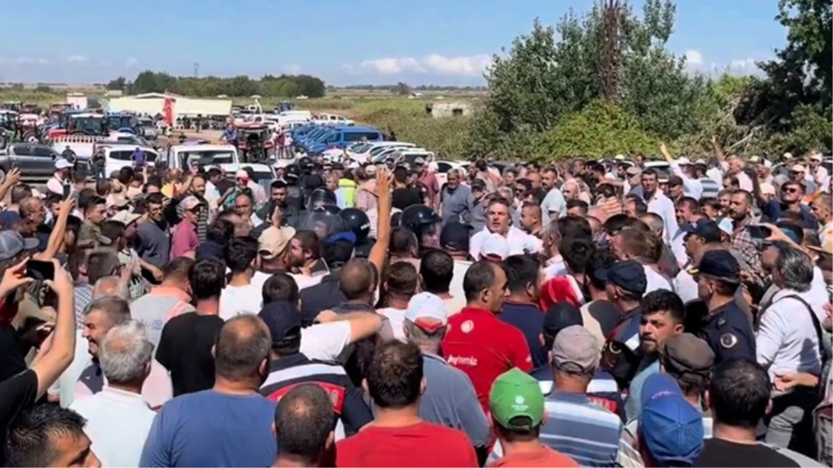 Çiftçiler traktörleriyle Bursa-İzmir yolunu trafiğe kapattı Jandarma müdahale edince ortalık karıştı - Ekonomi - Dudullu Haber