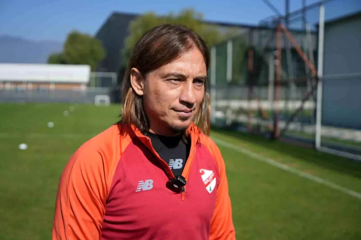Boluspor-Teknik-Direktoru-Ufuk-Kahraman-Guclu-futbol-oynayan-bir-takimjpg - Dudullu Haber