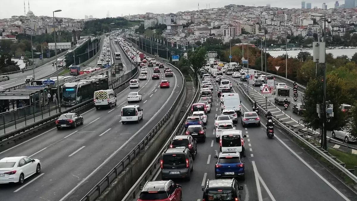 İstanbul’da Trafik Yoğunluğu Artıyor – Haberler