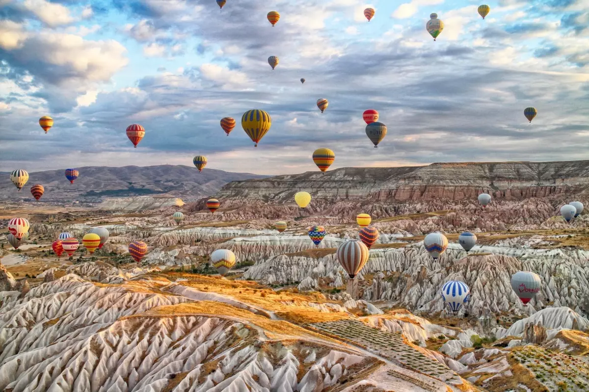 Türkiye sıcak hava balonu turizmi rekora koşuyor