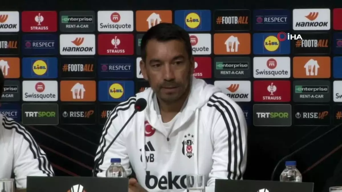 Giovanni van Bronckhorst’tan Frankfurt Maçı Öncesi Açıklamalar