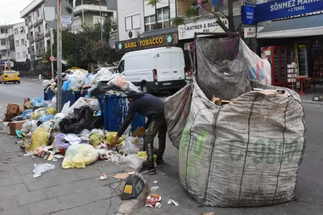 Buca Belediyesi'nde grev var, sokaklar çöplüğe döndü