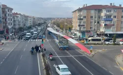 Dev rüzgar türbinleri vatandaşların meraklı bakışlarının arasından geçti