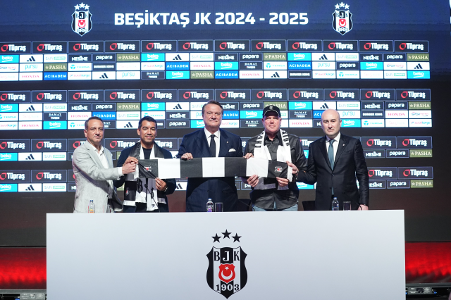 Brad Friedel'dan komisyon iddialarına canlı yayında olay yanıt