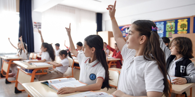 MEB'e bağlı okullarda Kılık Kıyafet Yönetmeliği'nde değişiklik! Kılık Kıyafet Yönetmeliği Resmi Gazete'de yayımlandı mı?